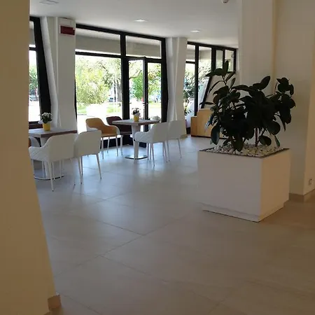 Hotell Hotel Holiday