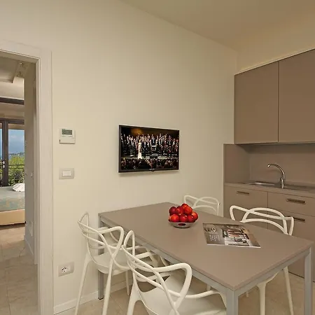Hotell Hotel Holiday 3*